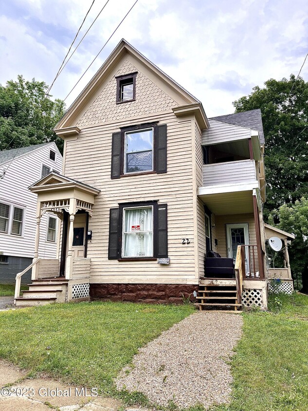 Primary Photo - 230 W Fulton St