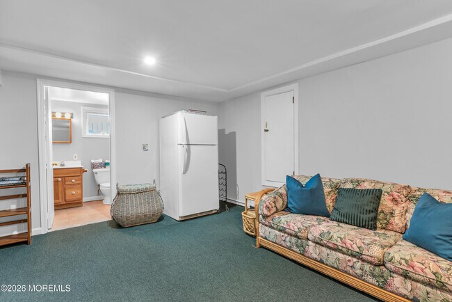 Building Photo - 2400 Oceanfront