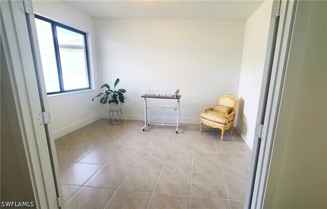 Foto del edificio - 5322 Nevola Ave