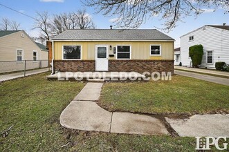Building Photo - 927 W Northgate Pkwy