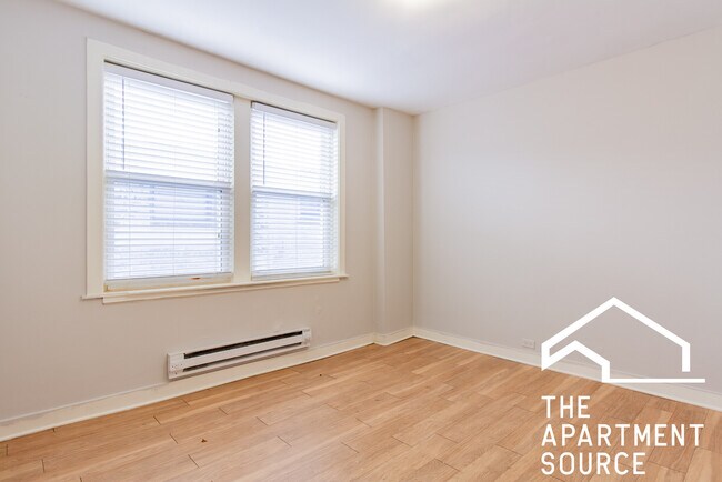 Foto del edificio - 515 W Belmont Ave