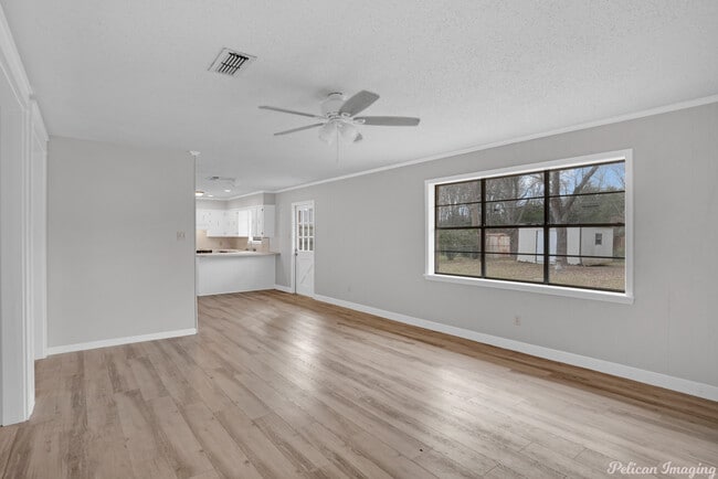 Building Photo - 11122 Parkside Dr