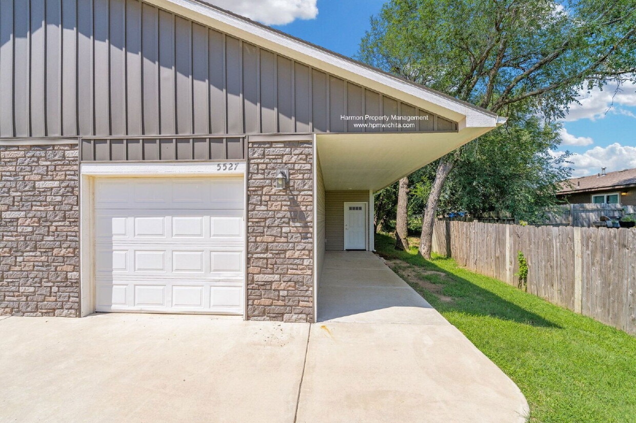 Primary Photo - 5527 S Handley St