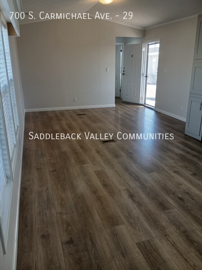 Foto del edificio - 700 S Carmichael Ave