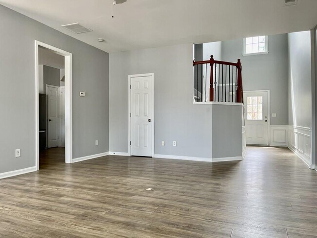 Building Photo - 150 Finchley Dr