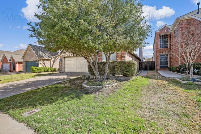 Building Photo - 2119 Amherst Dr
