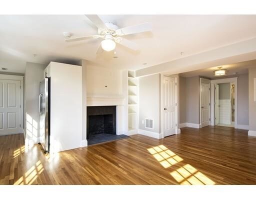 Building Photo - 108-110 Elm St
