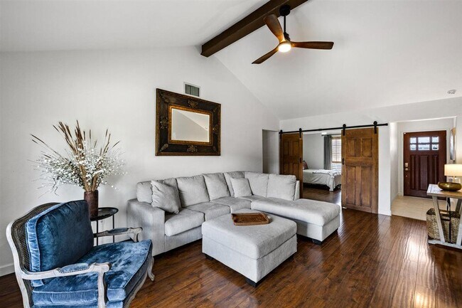 Foto del edificio - 2512 Azalea Ct