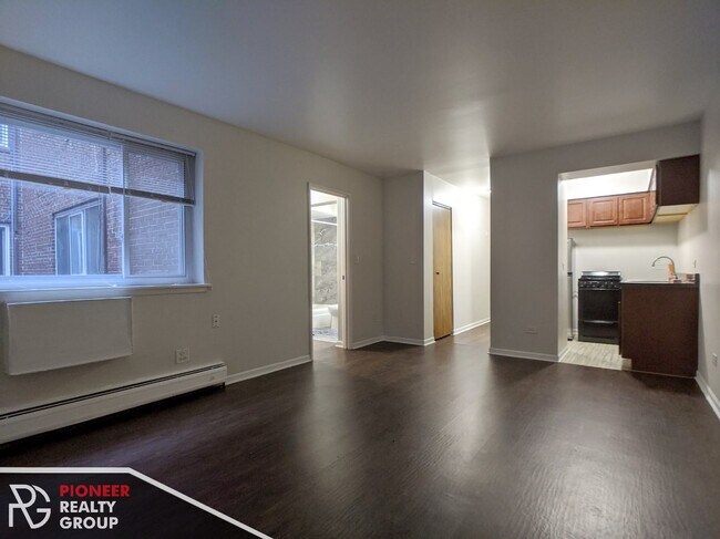 Building Photo - 5653 N Winthrop Ave
