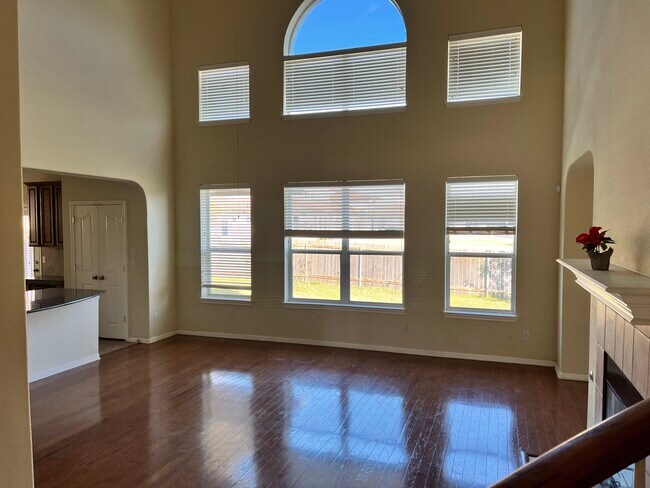 Building Photo - 3007 Covington Pl
