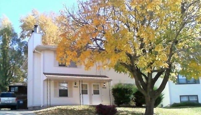 Building Photo - 3800/3802 Keith Cir