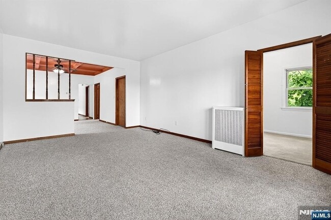 Building Photo - 319 Paterson Ave