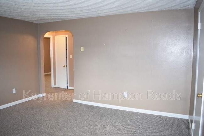 Building Photo - 619 Beech St