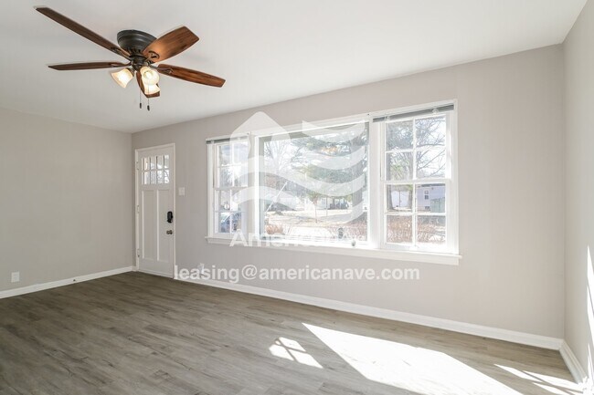 Foto del edificio - 7731 Bloom Dr