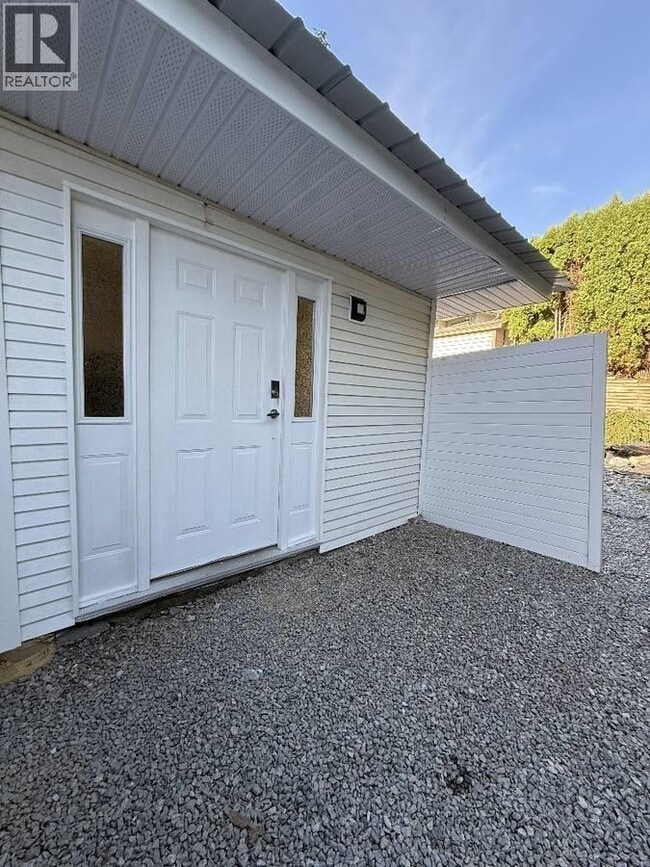 Building Photo - 23418 Tamarack Ln