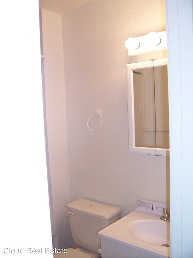Building Photo - 3 br, 1 bath House - 707 CROCKET DR