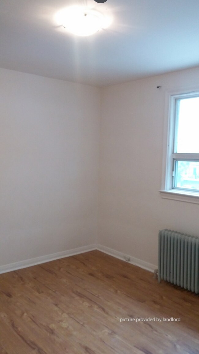 Photo du bâtiment - 1 Bedroom Apartment located in Wilson Heights