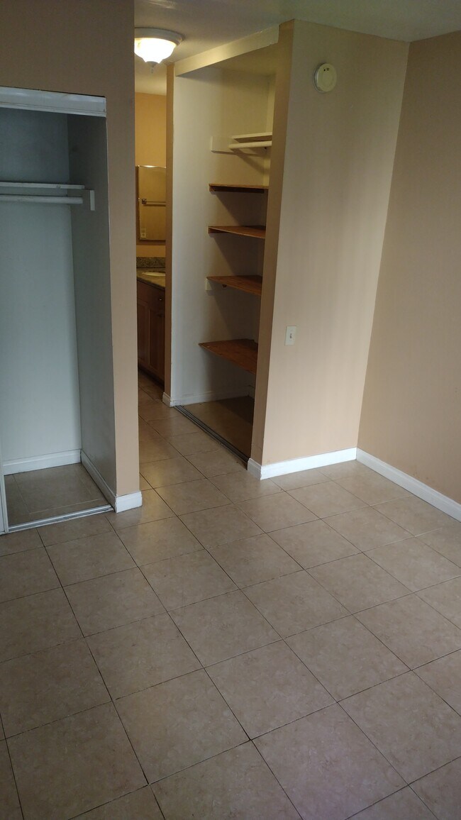 Foto del edificio - 5460 White Oak Ave