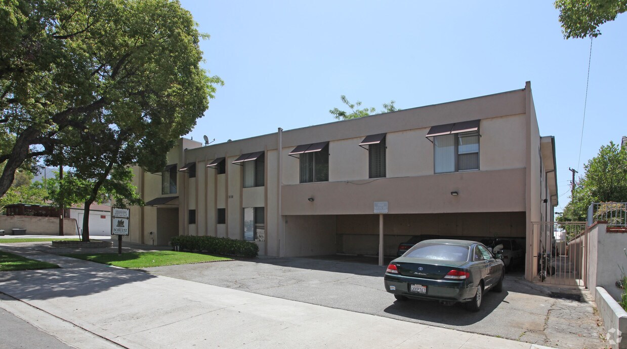 Primary Photo - 1066 Spazier Ave