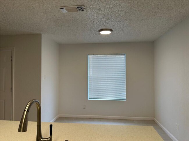 Foto del edificio - 4204 Duval Rd
