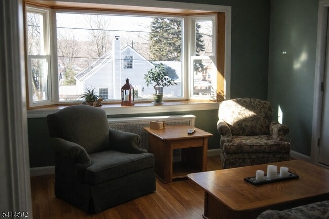 Building Photo - 83 Chestnut Hill Dr W