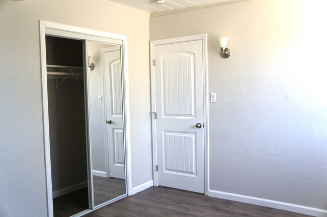 Building Photo - 3146 S Bonita St