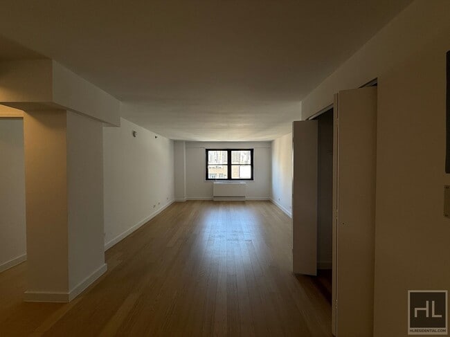 Building Photo - East 39th Street