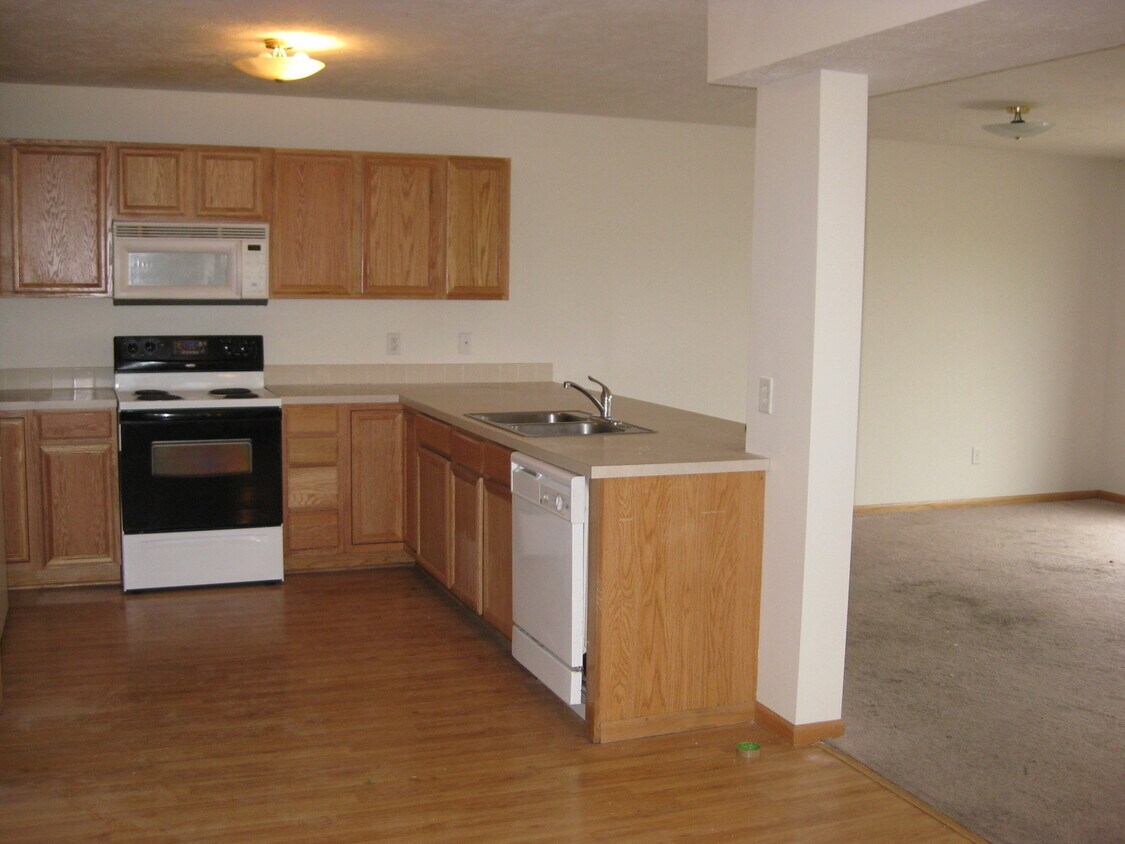 Foto del edificio - Renters Dream with Triple Car Garage