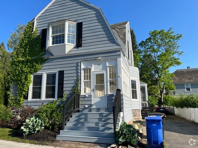 Building Photo - 401 North St