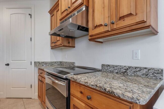 Foto del edificio - Beautiful Townhouse w attached 2 car garage in Orem