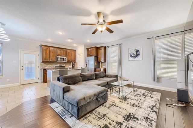 Foto del edificio - 5035 Venecia Way