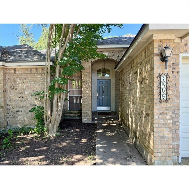 Foto del edificio - 2509 Little Elm Trail