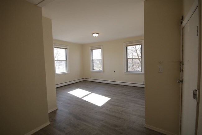 Foto del edificio - 200 Bergenline Ave