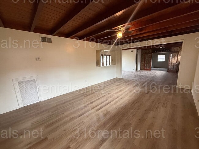 Building Photo - $1195 - **COMING SOON** 3 bed 2 bath - Single Family Home