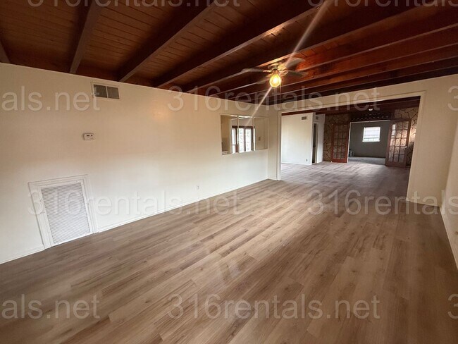 Foto del edificio - $1195 - **COMING SOON** 3 bed 2 bath - Single Family Home