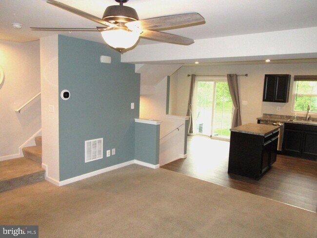 Foto del edificio - 19 Karina Ct