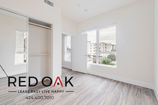 Foto del edificio - 1037 Dewey Ave