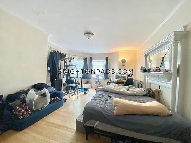 Building Photo - 26 Mapleton St