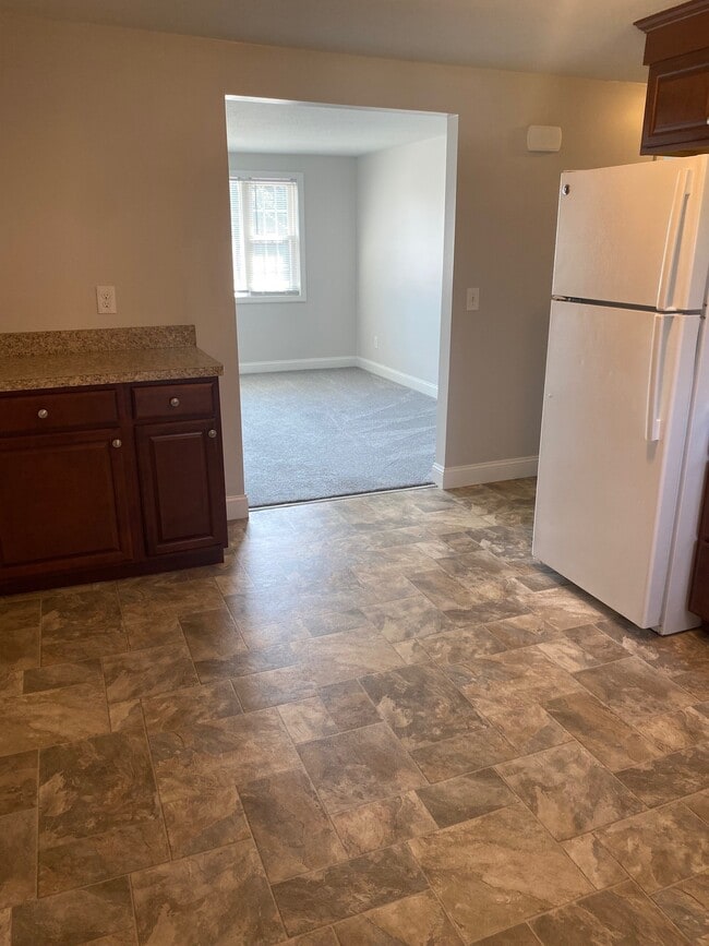 Kitchen - 252 Montcalm St
