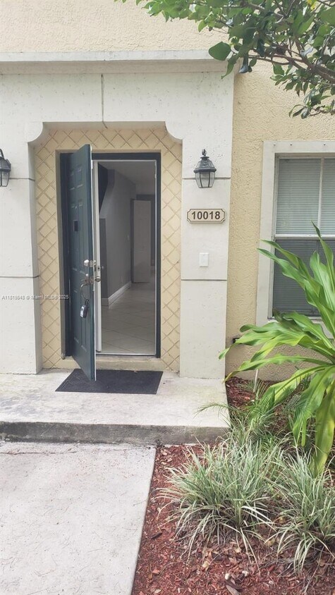 Foto principal - 10018 SW 24th St