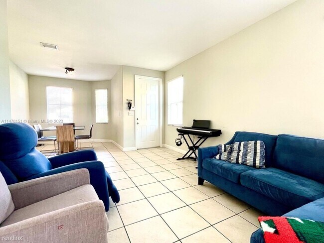 Foto del edificio - 4 br, 3 bath House - 8461 NW 114th Ct