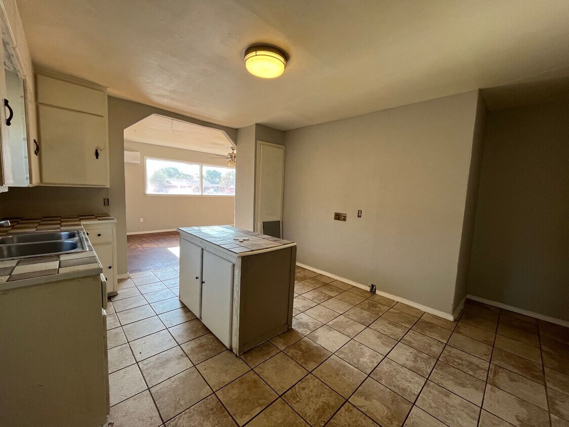 Primary Photo - JS 2112 Avenue O