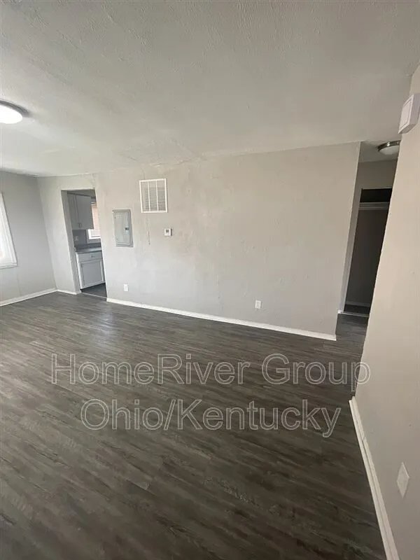 Building Photo - 2216 Esmeralda Ave