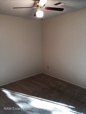 Building Photo - 3168 Shoshone Dr
