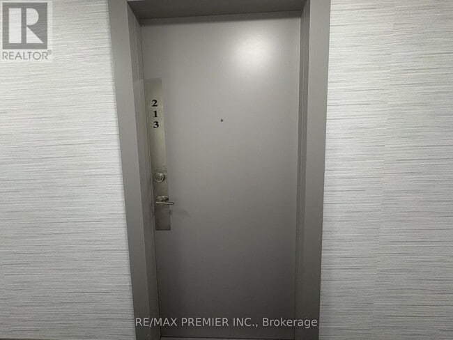 Building Photo - 3220 Sheppard Ave E