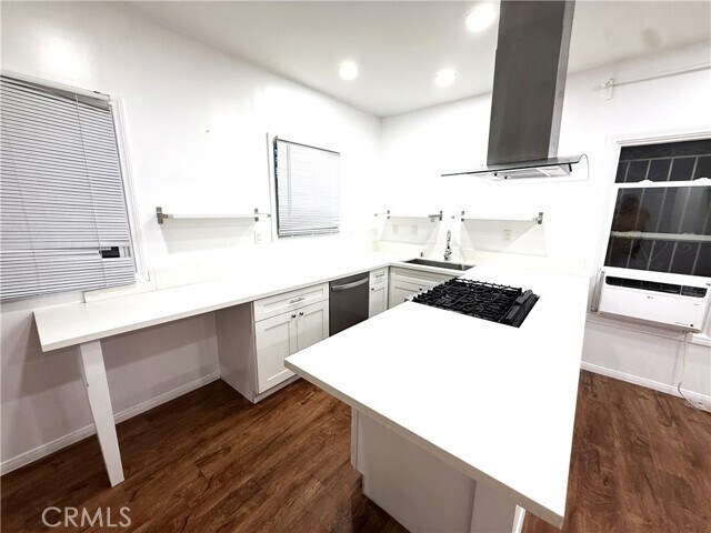 Foto del edificio - 3621 Denker Ave