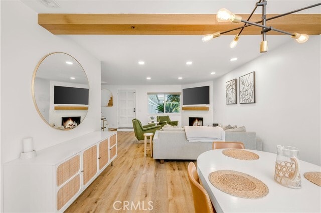 Foto del edificio - 2424 Santa Ana Ave