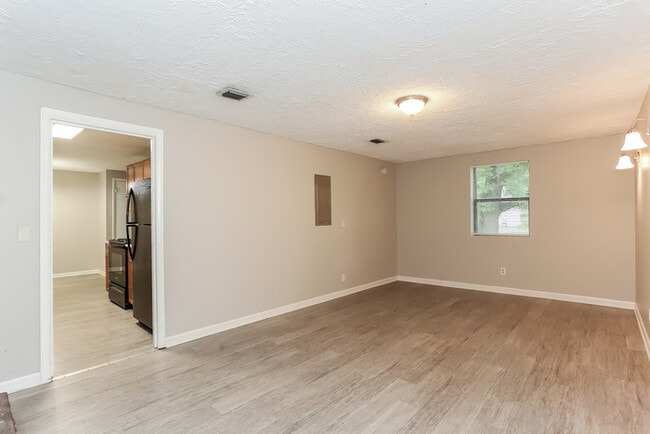 Building Photo - 7317 Sharbeth Dr S