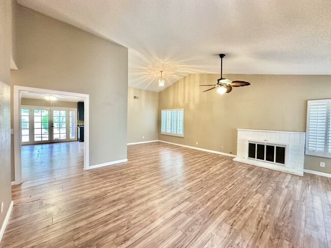 Building Photo - 6672 Peachtree Ln