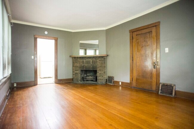 Foto del edificio - 1240 Broadway N